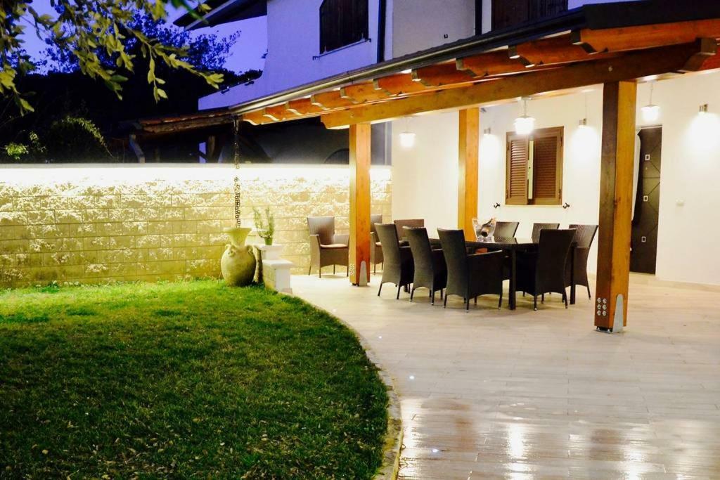 Villa Sabaudia Buitenkant foto